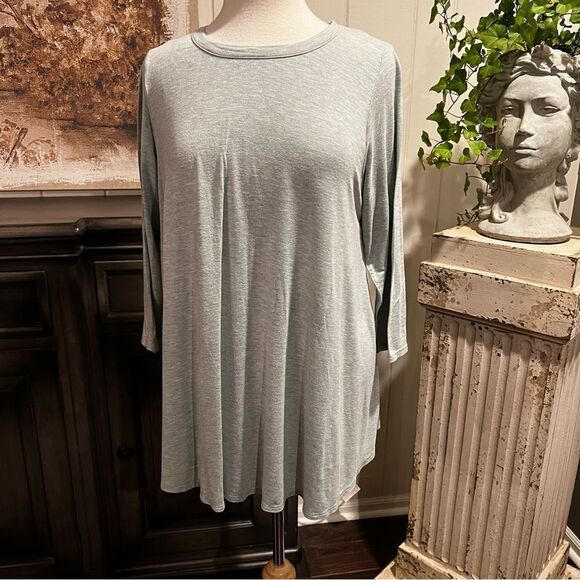 Kim & Cami Top Pastel Green Long Sleeves Back lined with Buttons size 1X - Picture 6 of 12